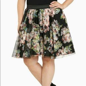 Torrid Tulle Skirt (Mini Length) - Size 4